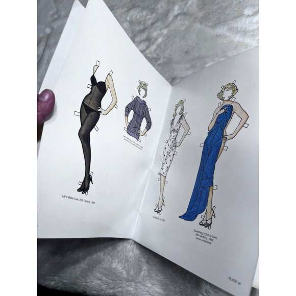 Marilyn Monroe Paper Dolls By Tom Tierney 1978 Dover Publications Vintage Book - Picture 6 of 7